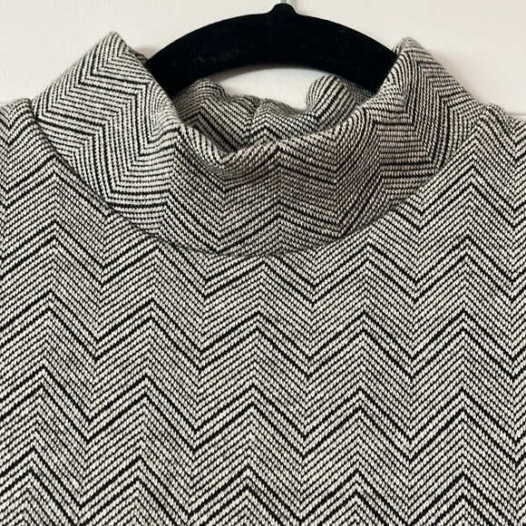 FREE PEOPLE herringbone mock neck stretchy knit xs - Picture 3 of 6